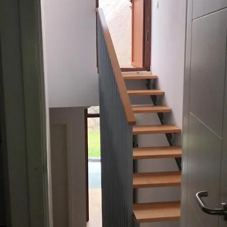 Virginia Apartment *